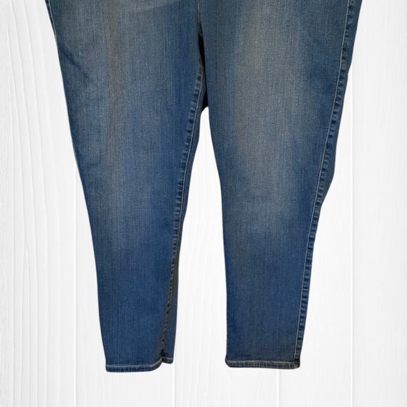 TORRID Sky High Skinny Premium Stretch High-Rise Jeans NWOT - Picture 8 of 14